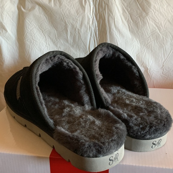 House Shoes - Picture 4 of 9